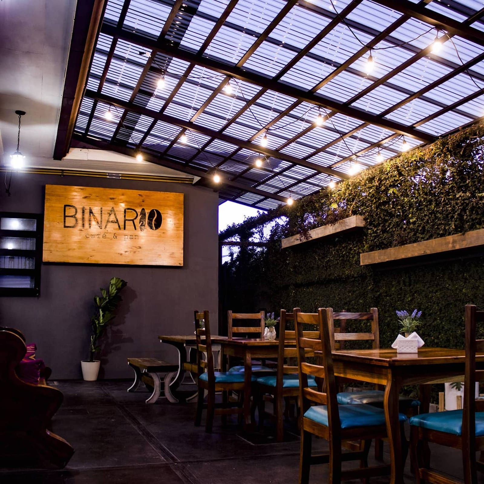 Binario Café y Pan