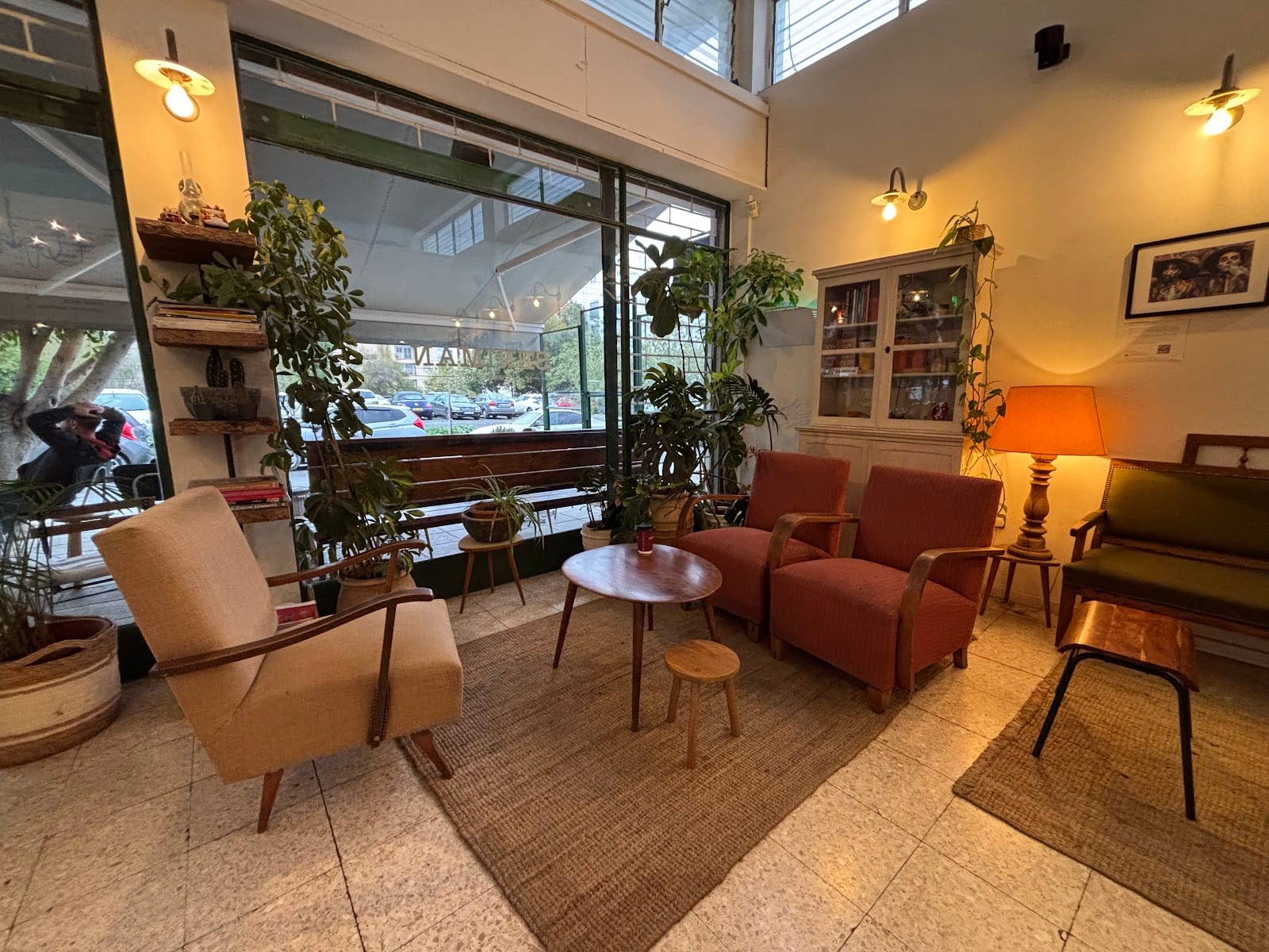 Seniman coffee shop