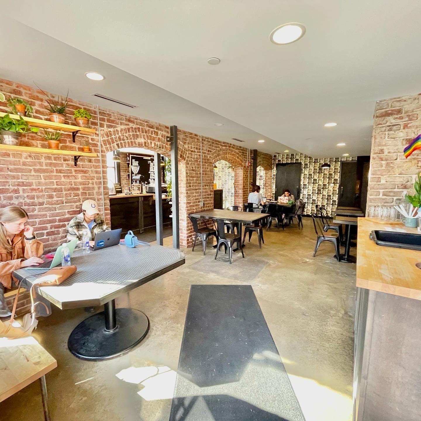 Commissary Barber & Barista