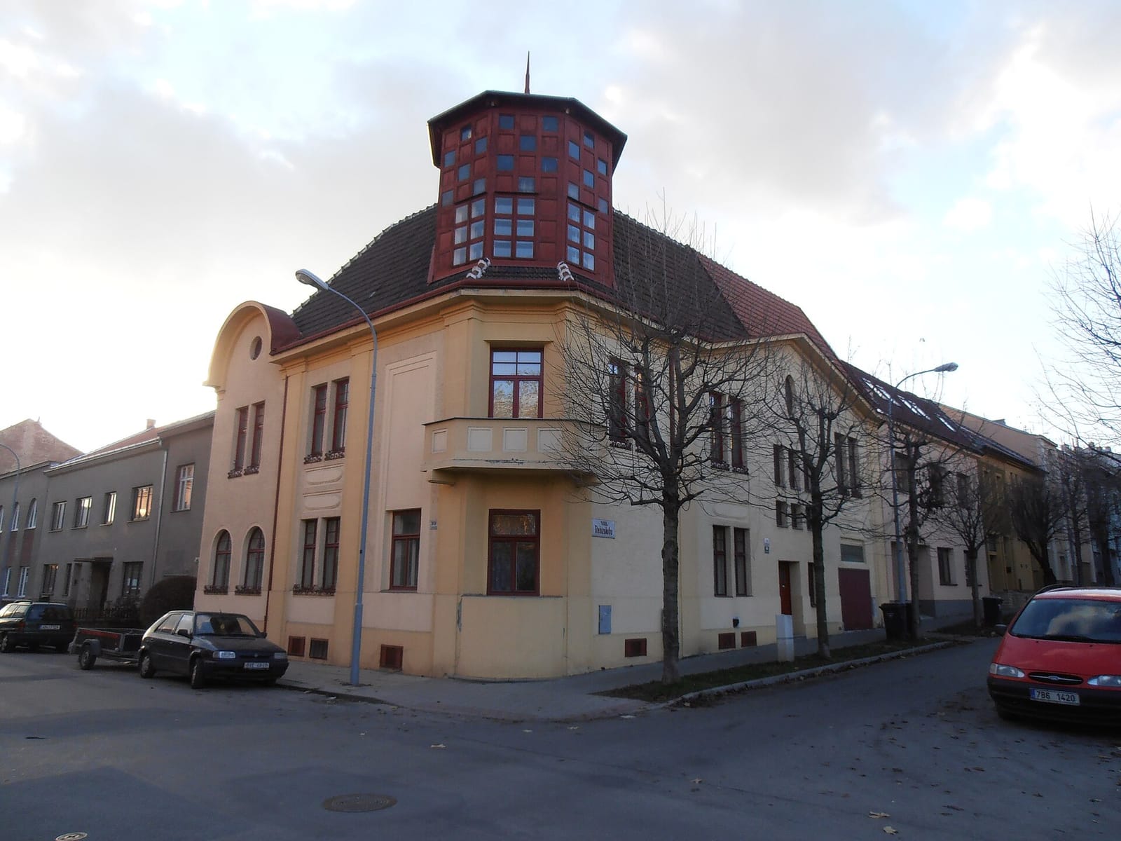 Stříbrná růže