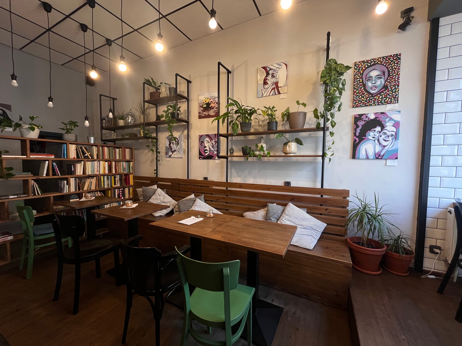 Coffee Bar Story