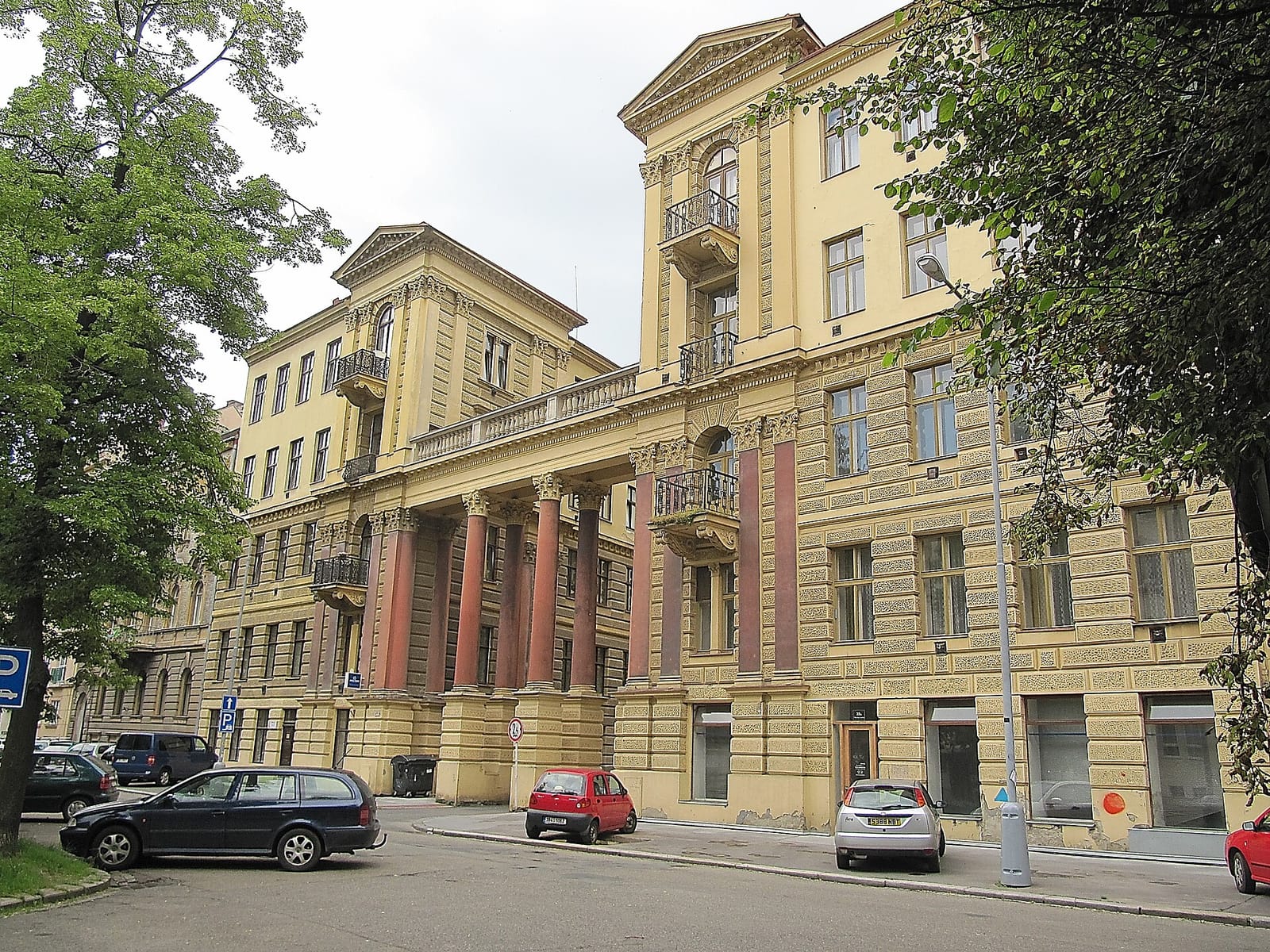 Kočičí kavárna Pelíšek photo 2
