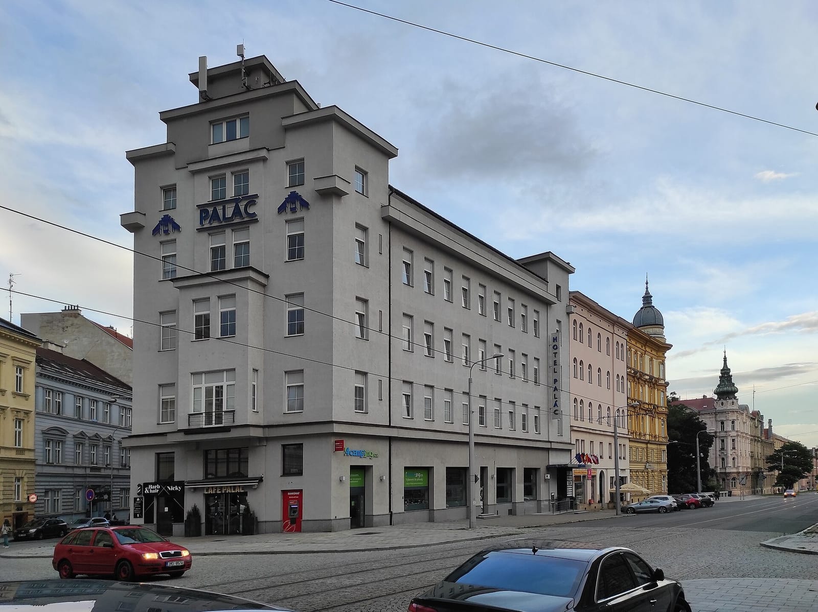 Neobyčejné Bistro photo 3