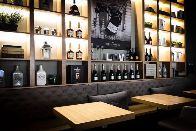 CAFE LEVEL photo 6