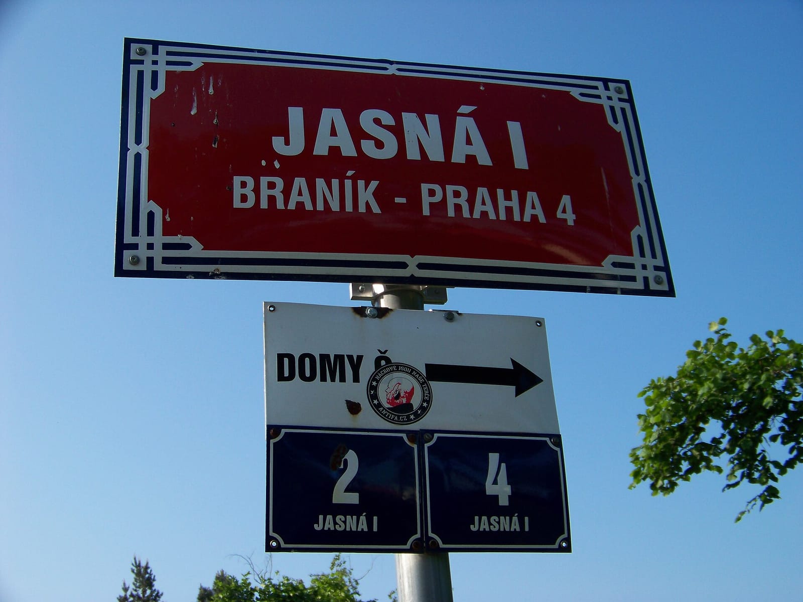 bar divadla Dobeška photo 2