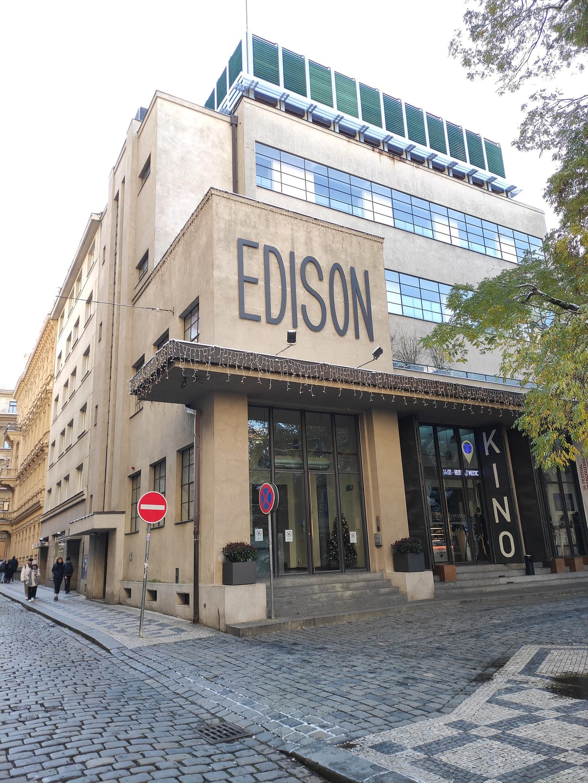 Edison Filmhub Café
