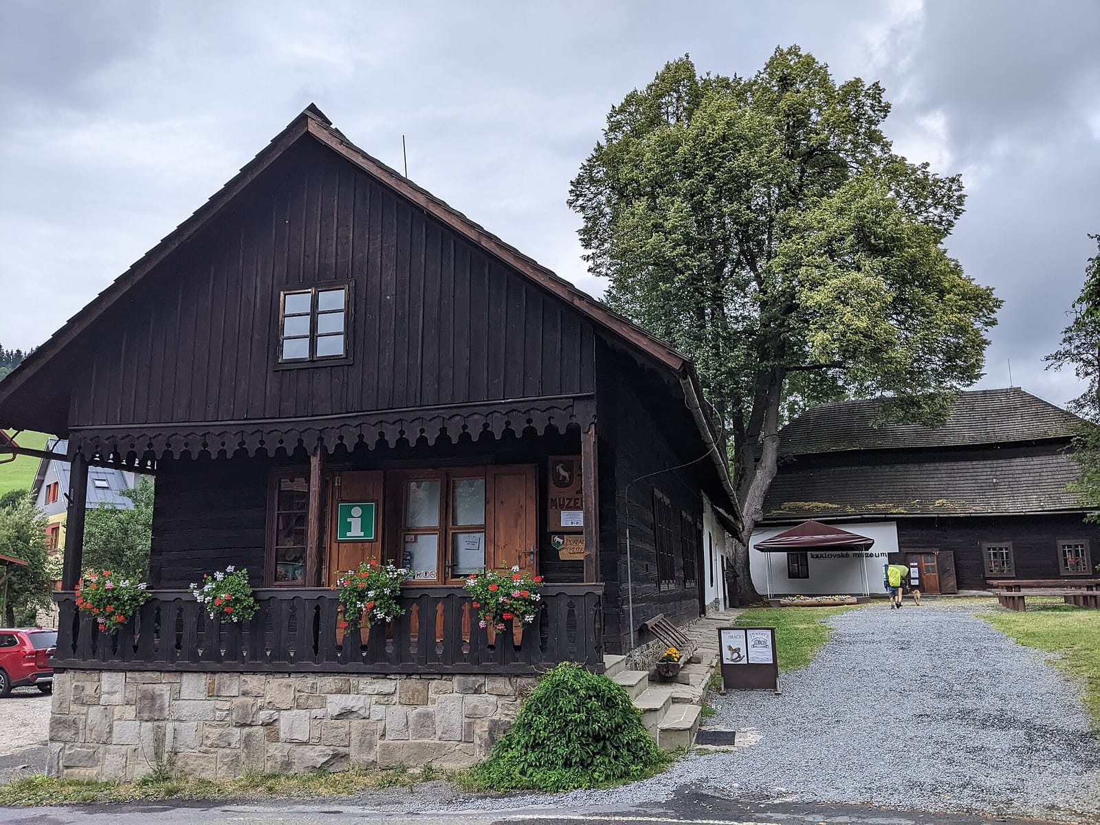 Kavárna a cukrárna