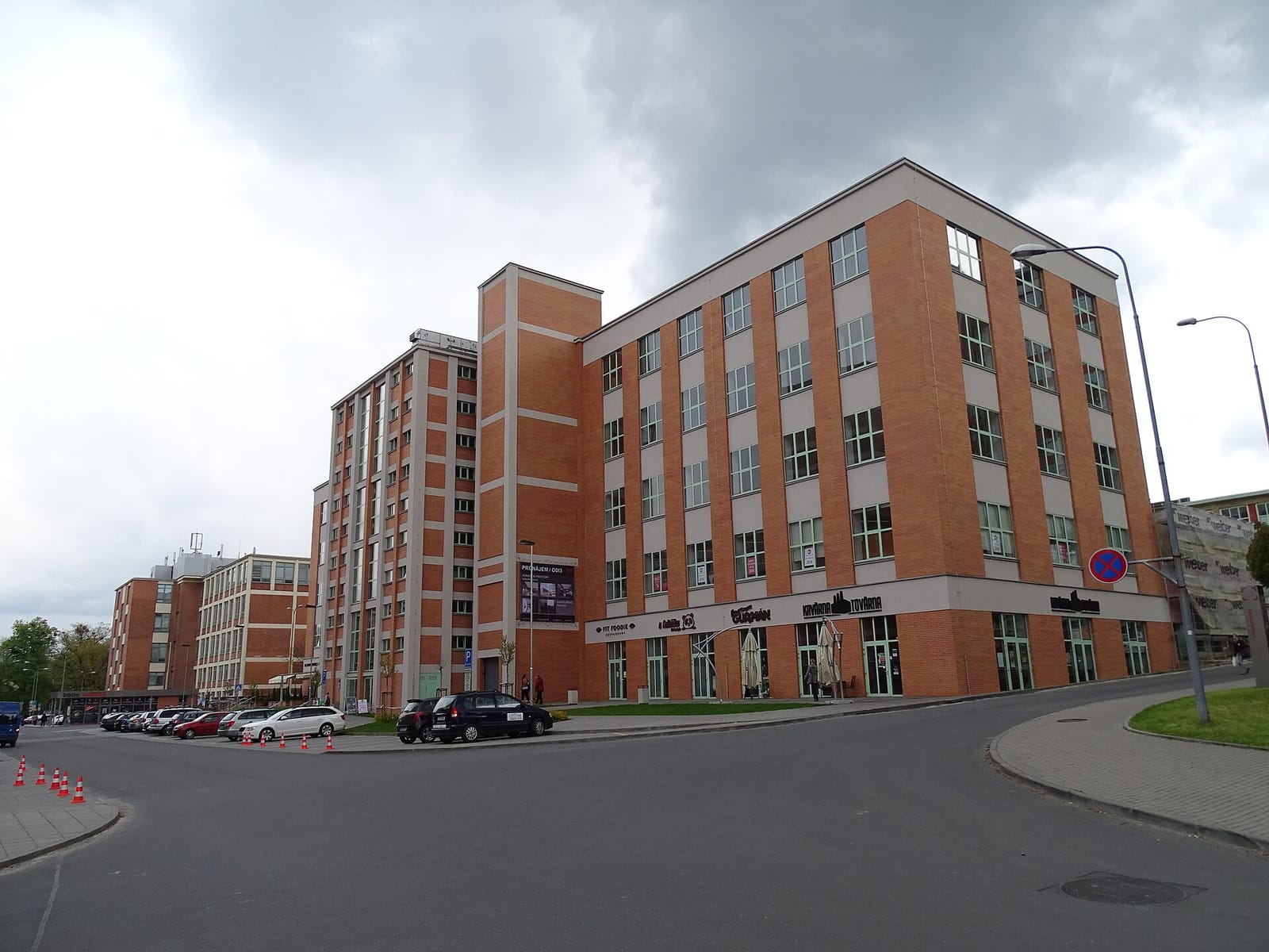 Továrna