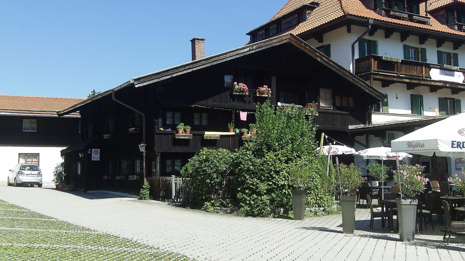 Mile's Bistro Bar