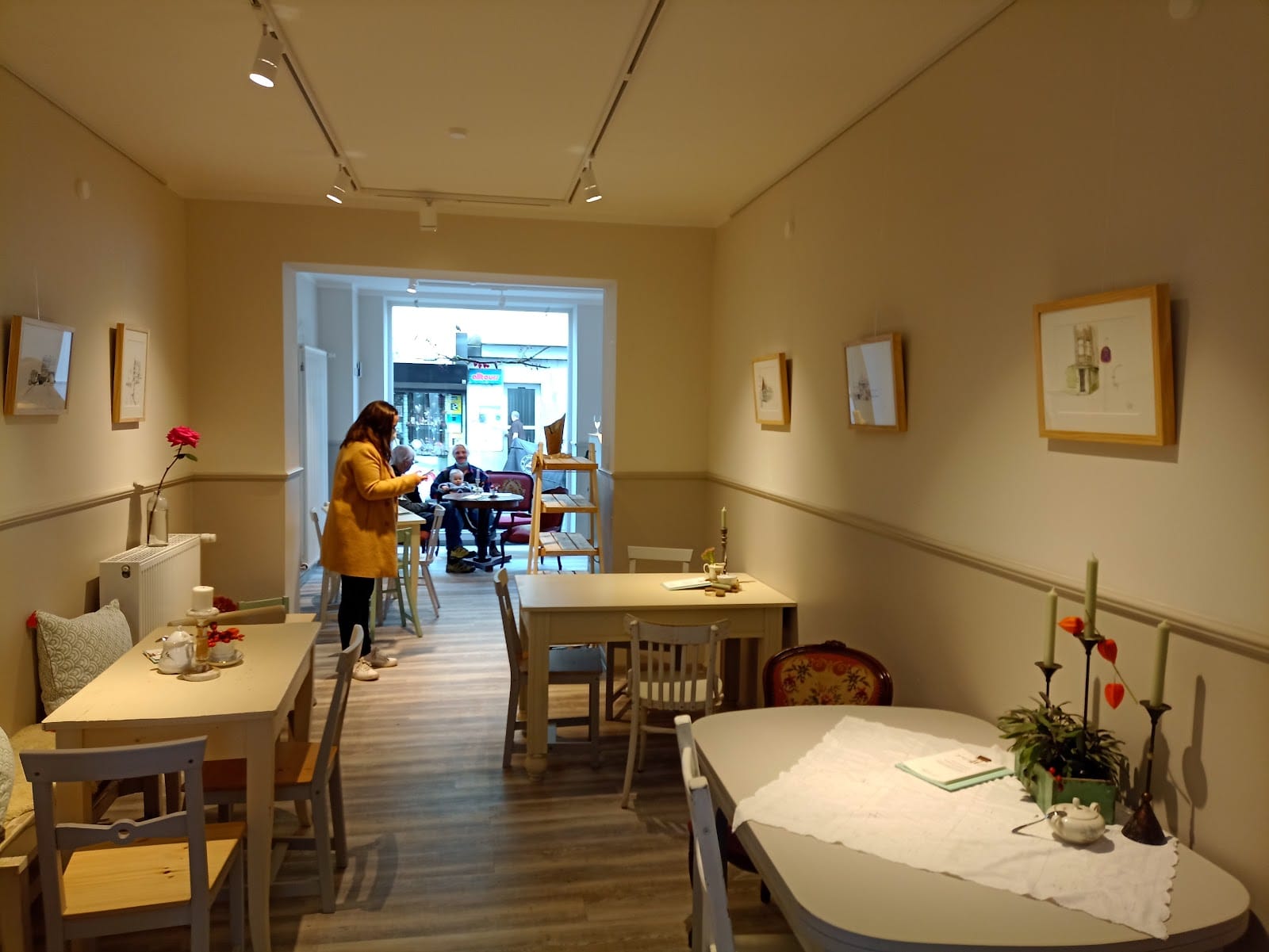 gegenüber Café & Bistro