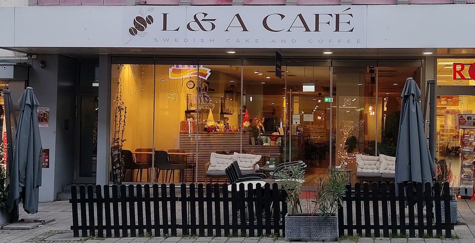L&A Cafe photo 2