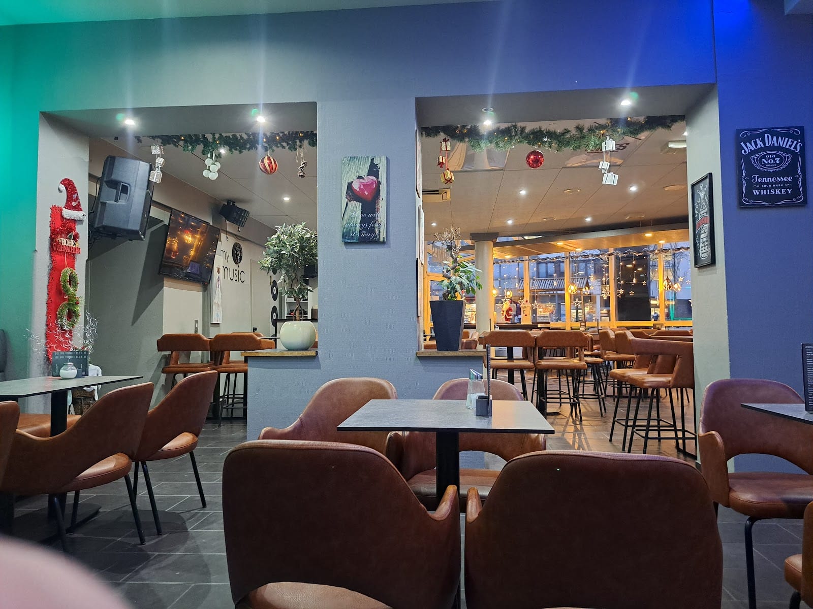 Cafe Bar Times