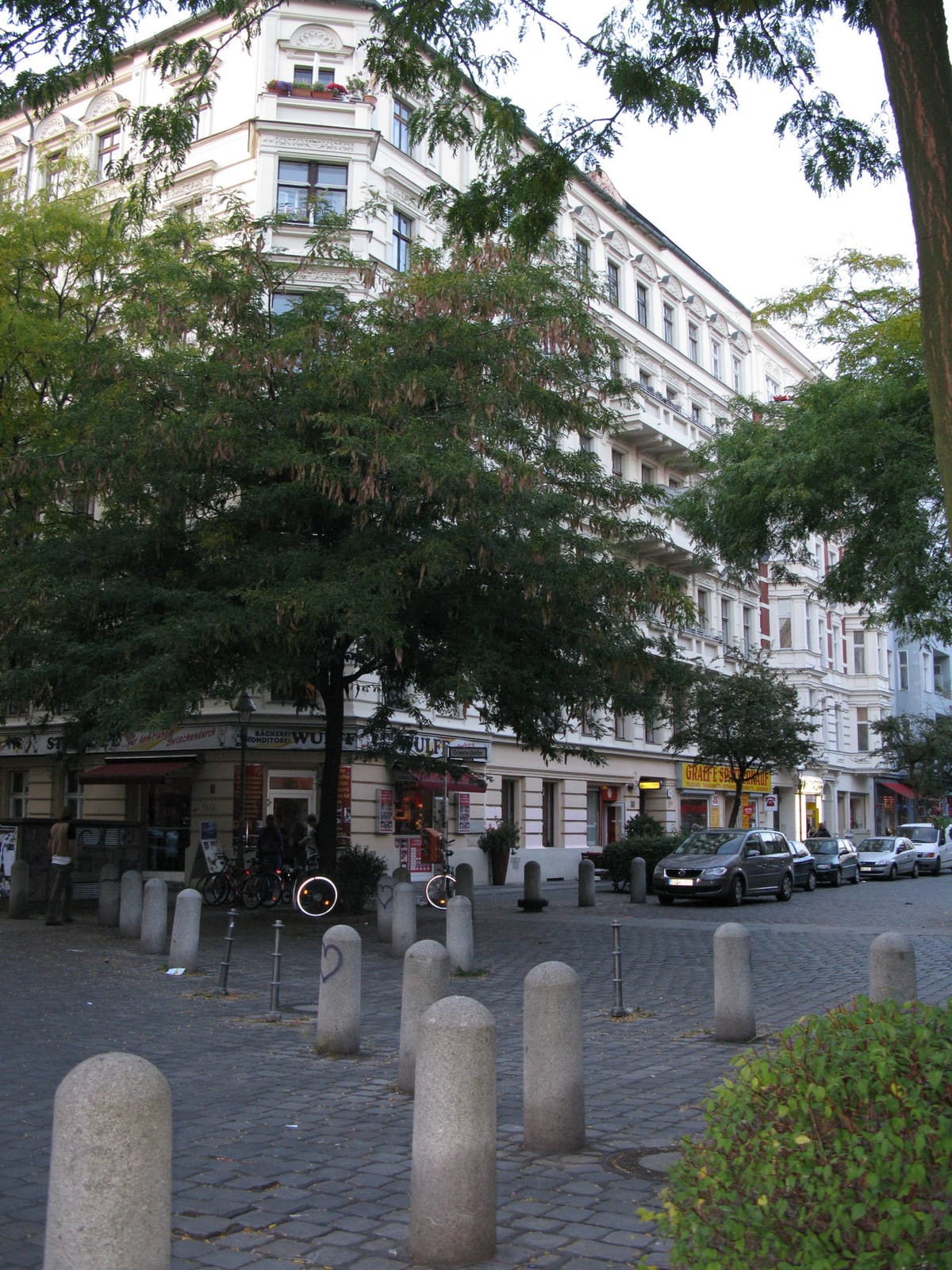 Dobedo / NOIR Café kleider, kuchen, künste photo 4