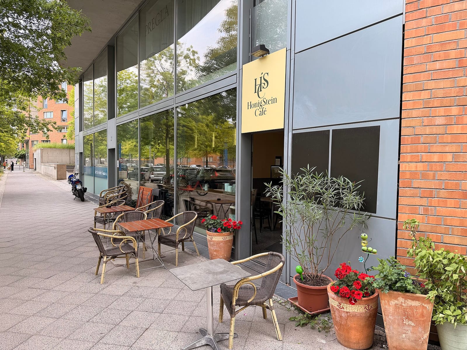 HonigStein Cafe