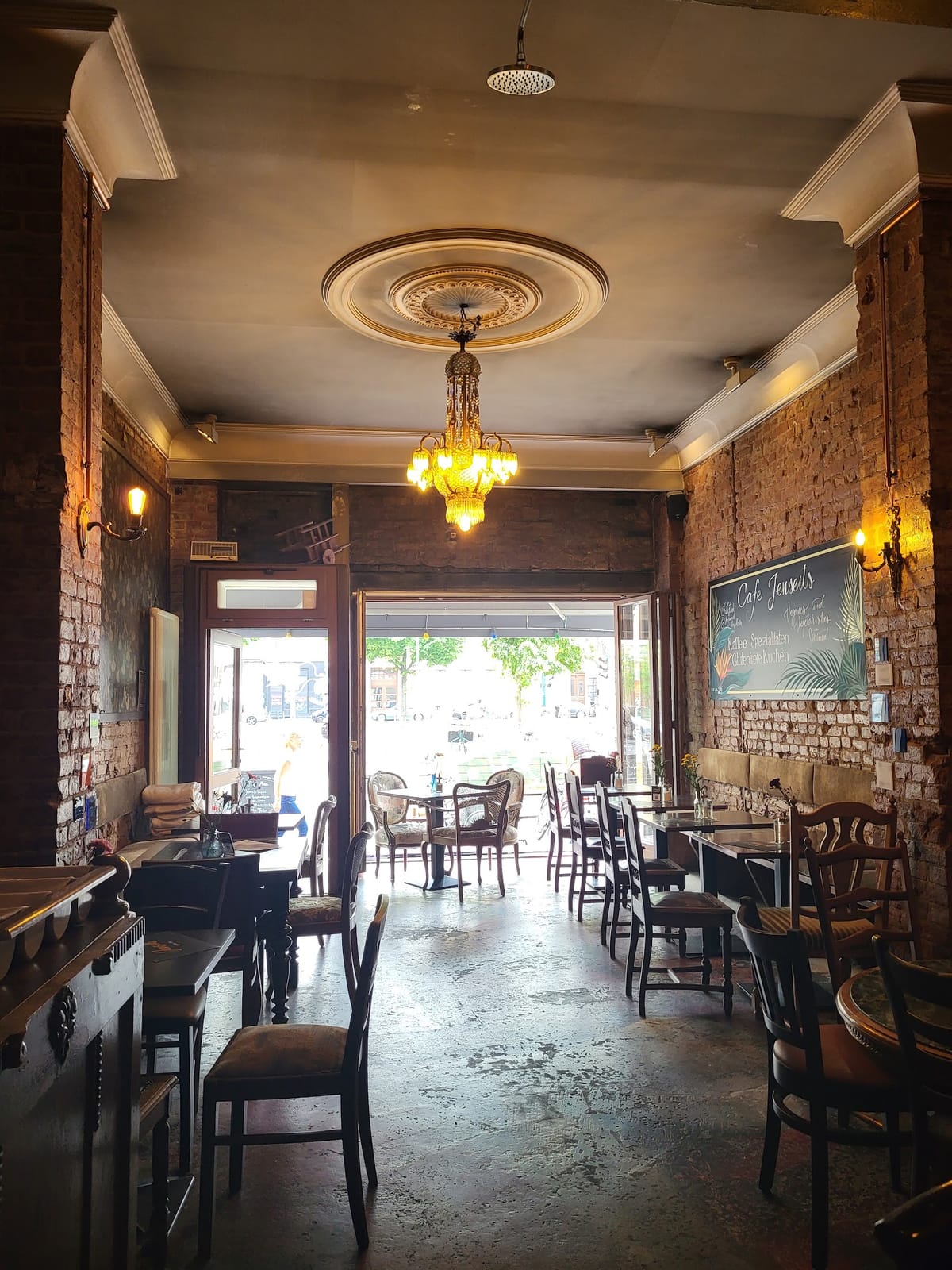 Cafe Jenseits