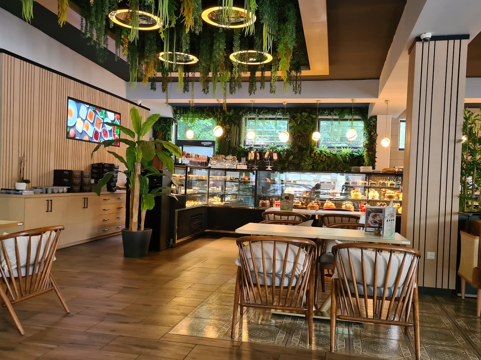 La Femme Patisserie
