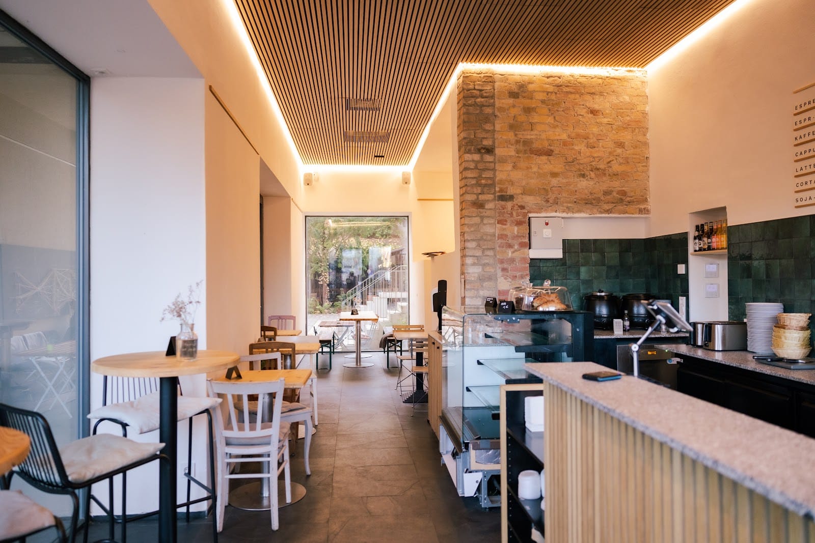 breakout Café