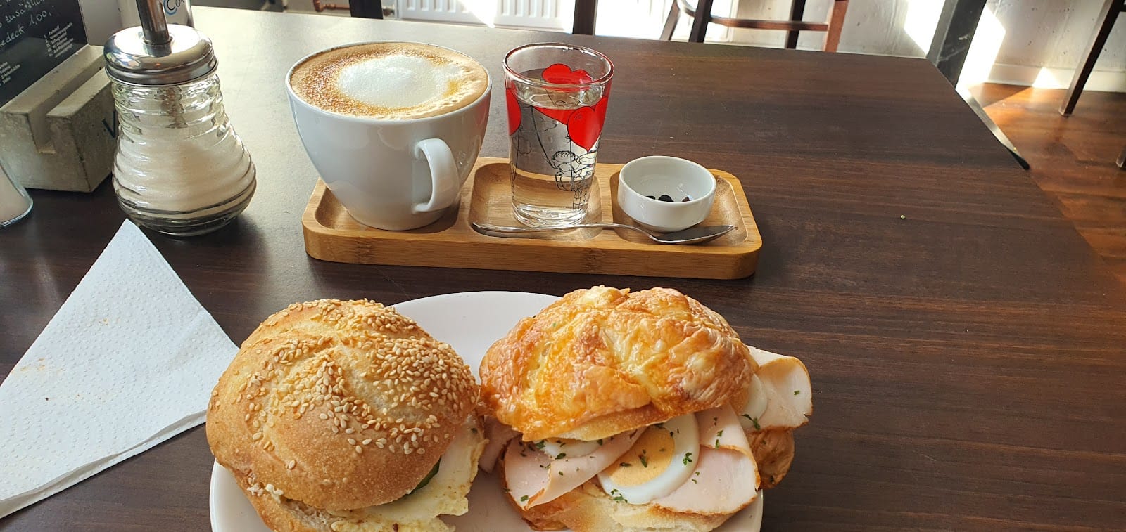 Café & Bäckerei Sahnebaiser