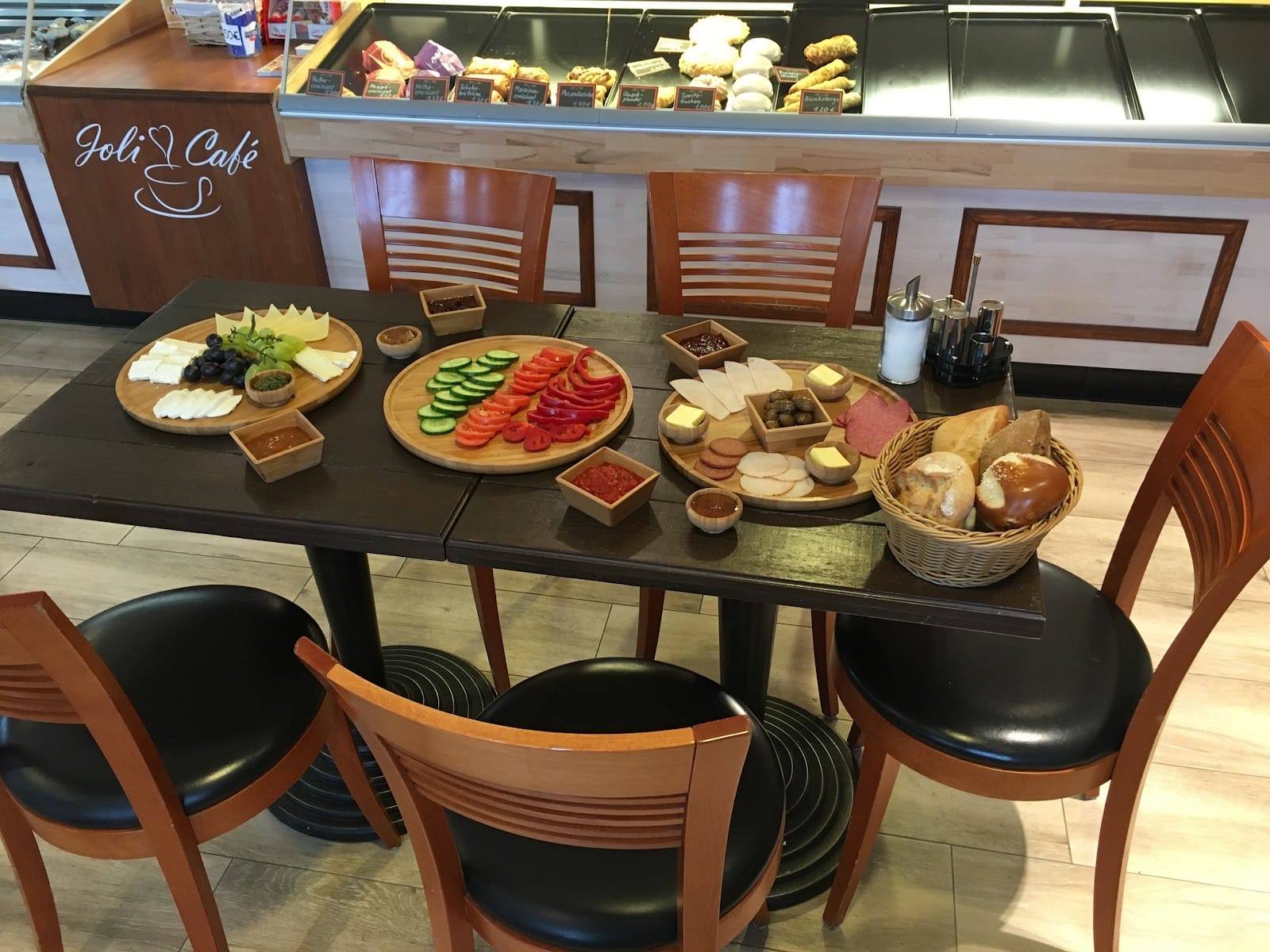 Joli Cafe