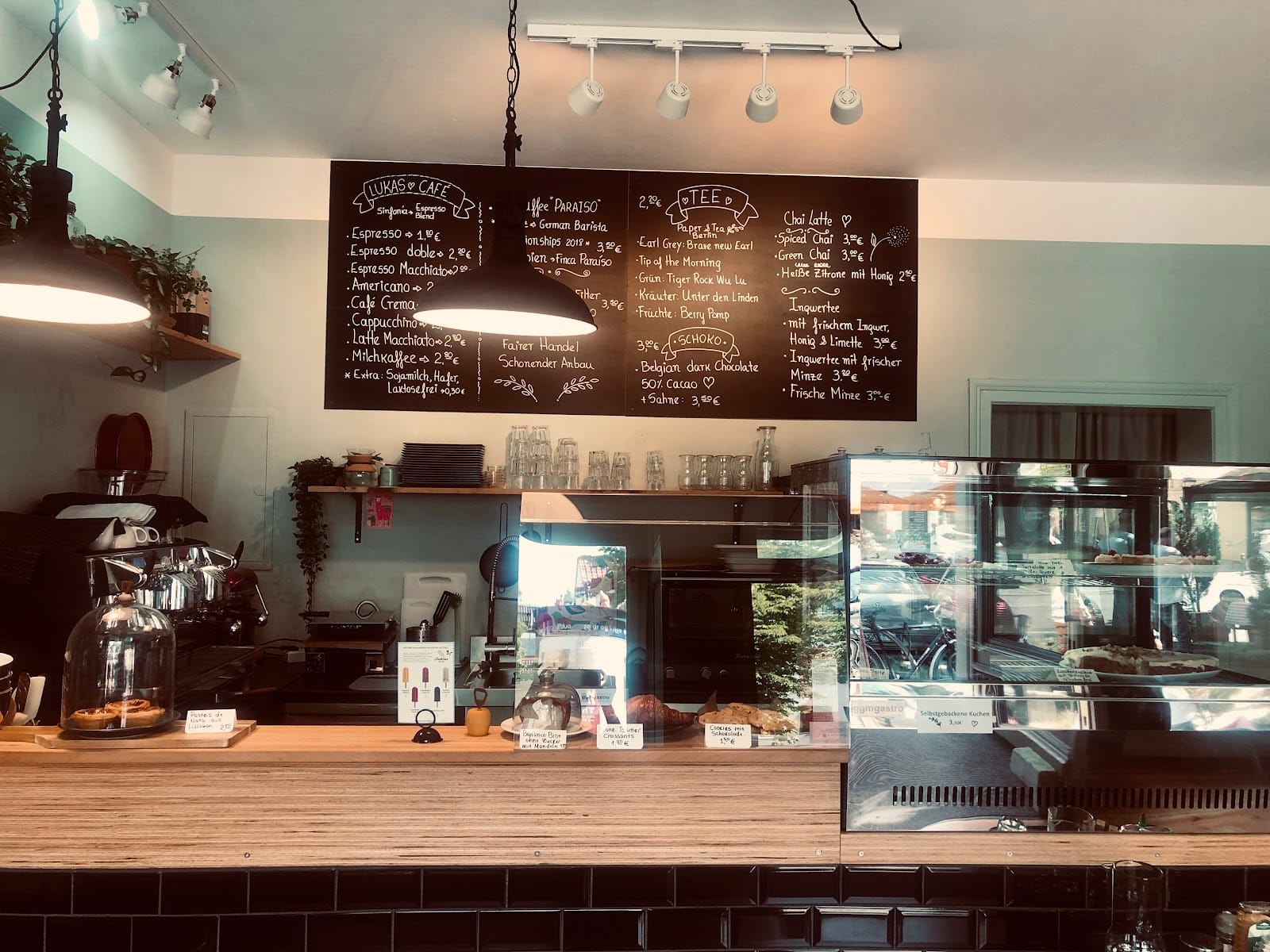 Lukas Café