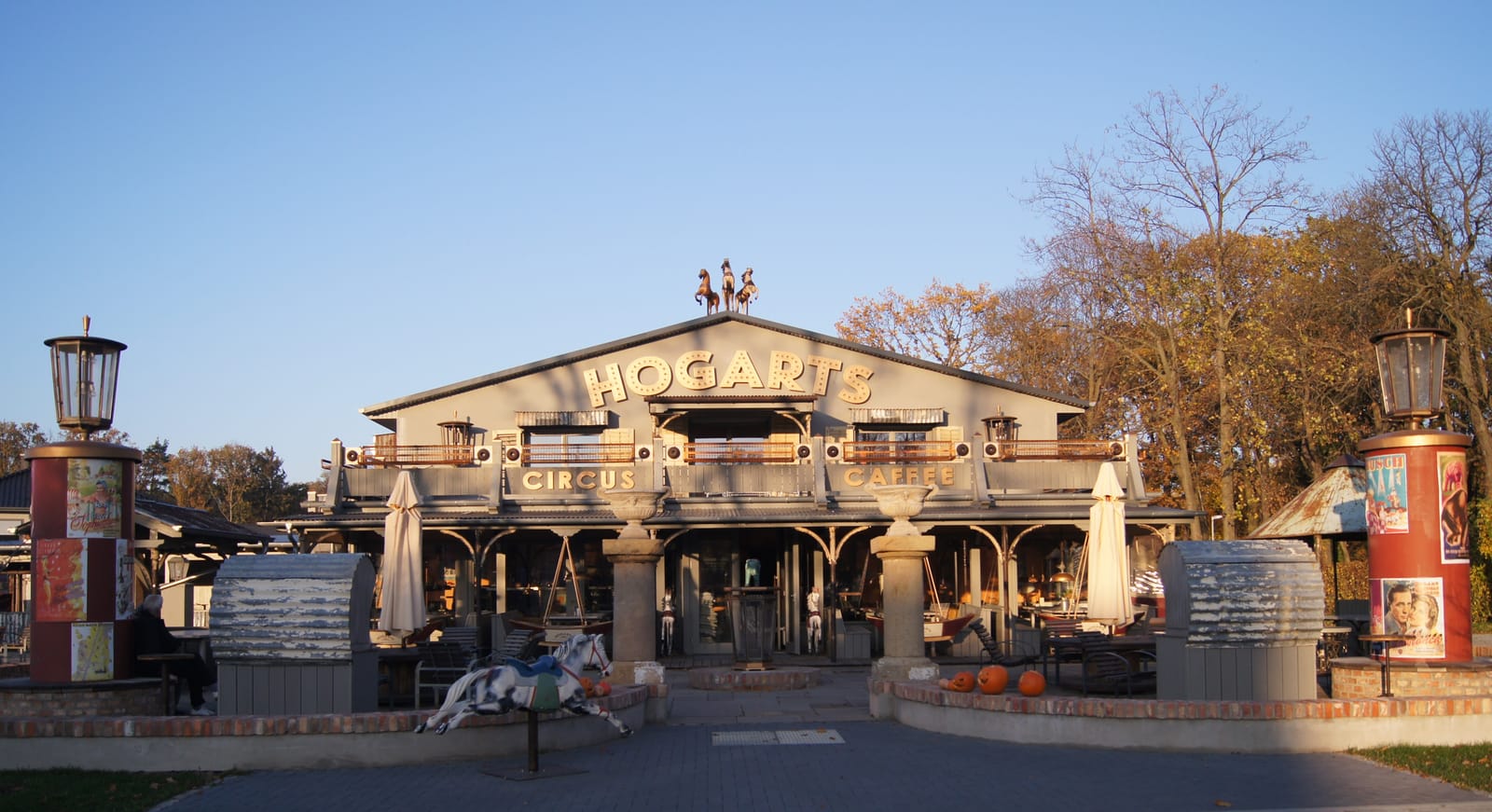 Hogarts Circus Caffee photo 3