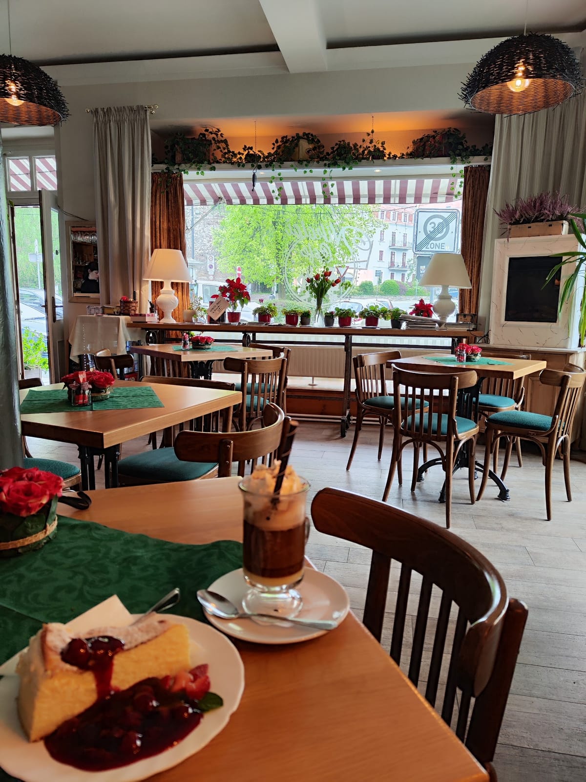Nikolai Café