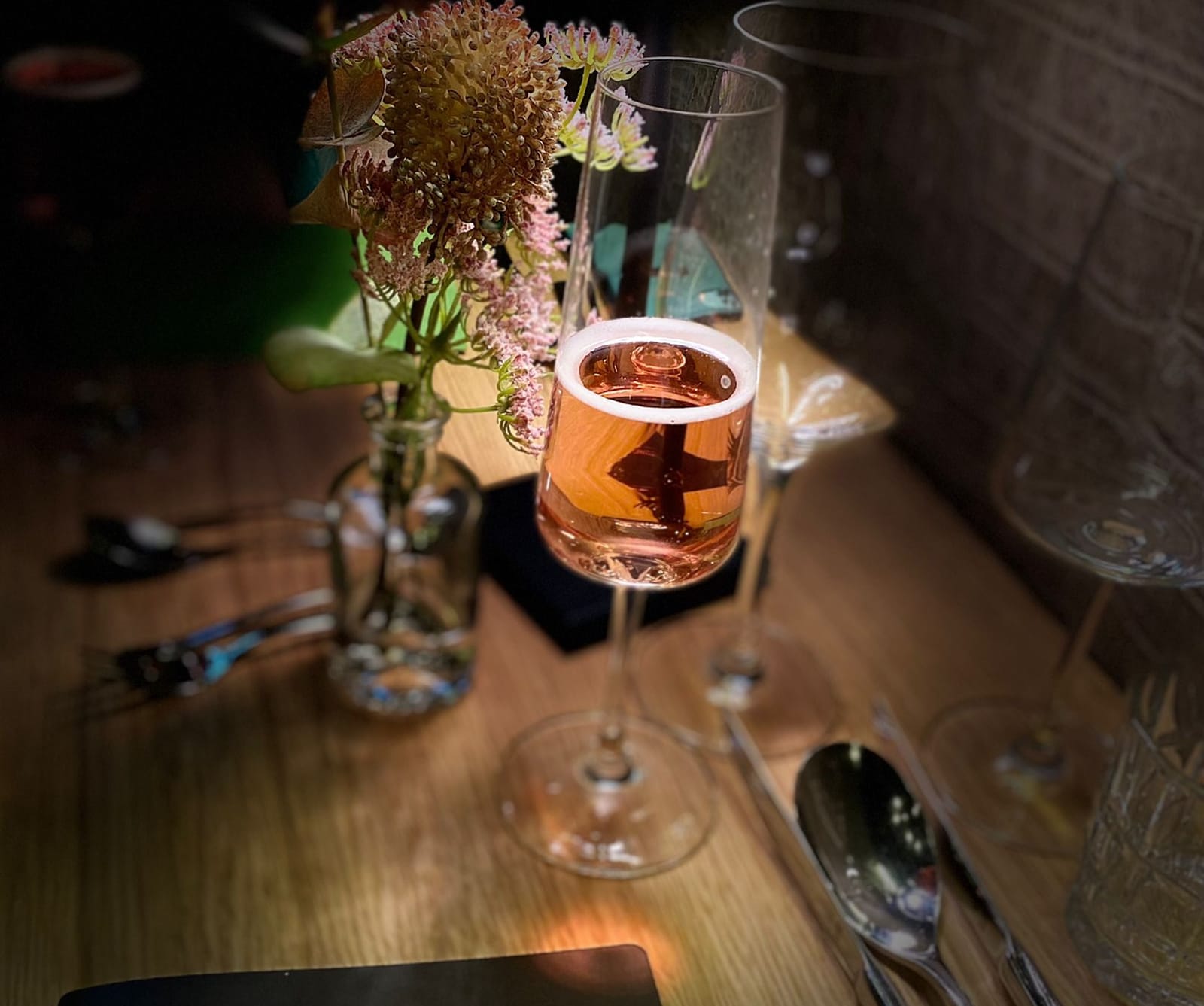 Sonderbar Bar Lounge Café