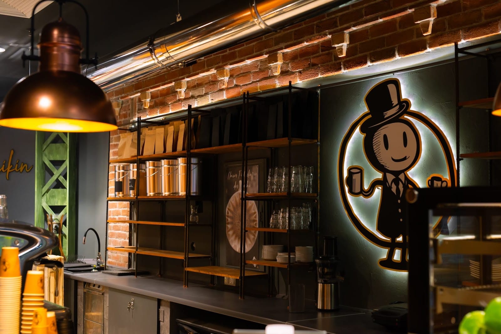 Coffee manikin