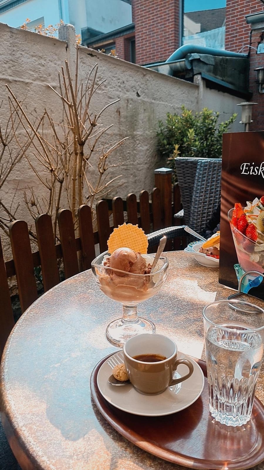 Gold Eis Cafe