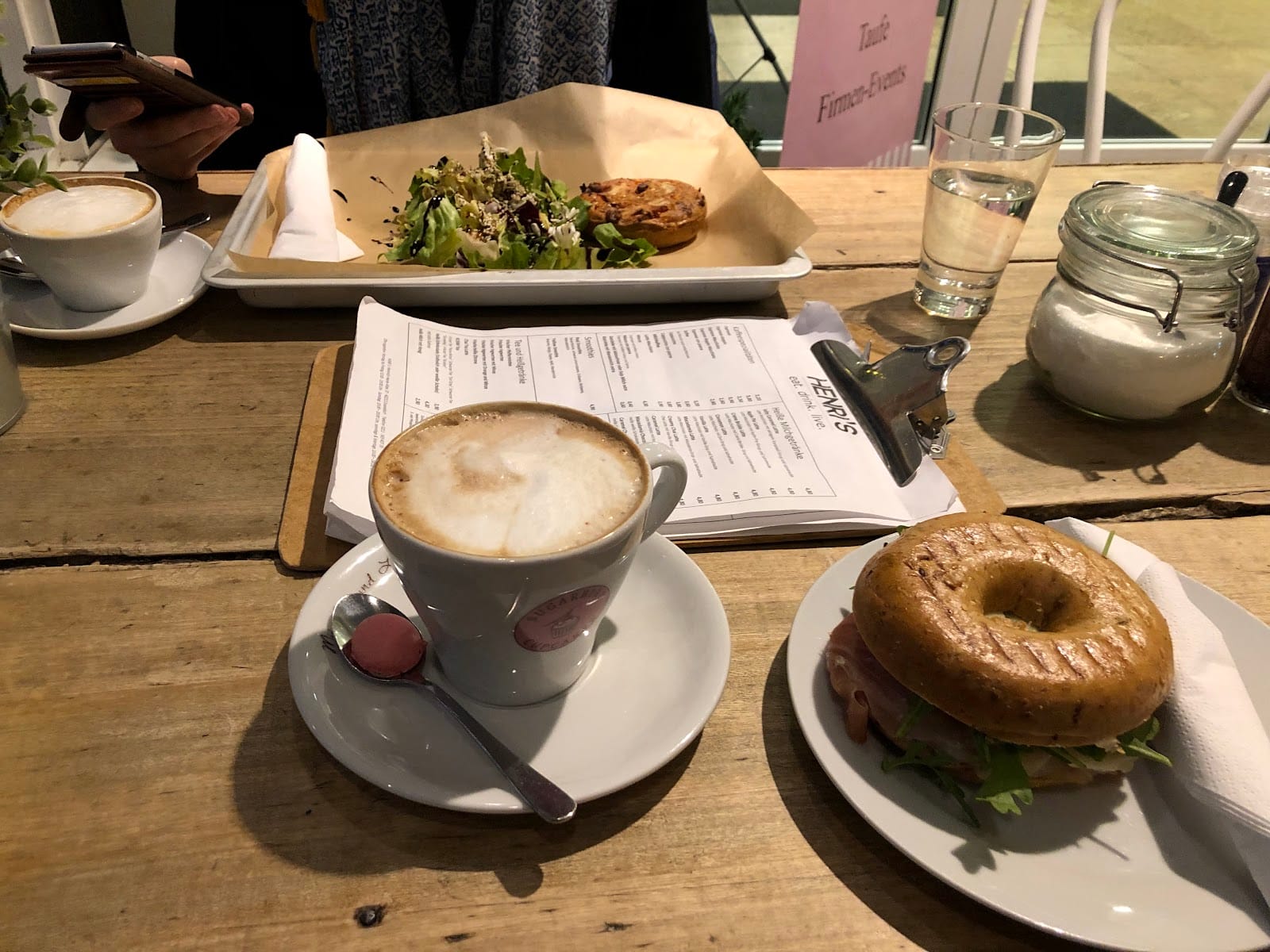 Henri's Café