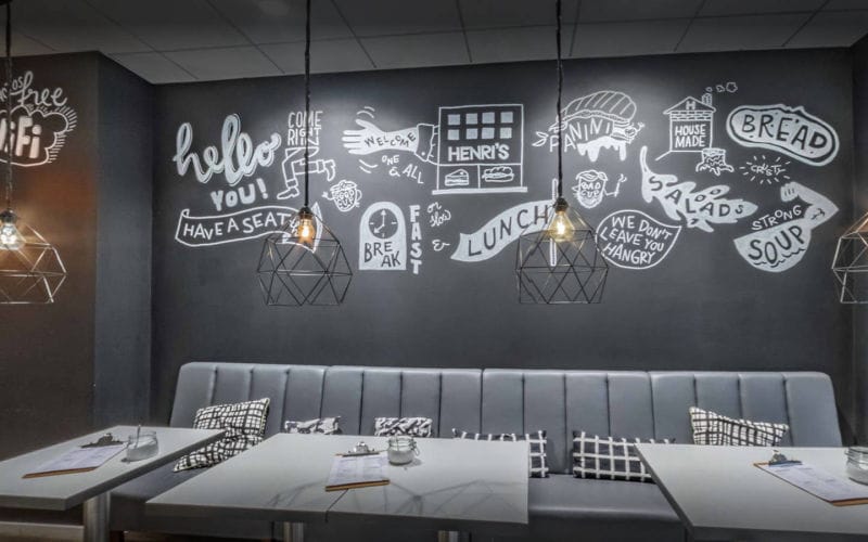 Henri's Café photo 6