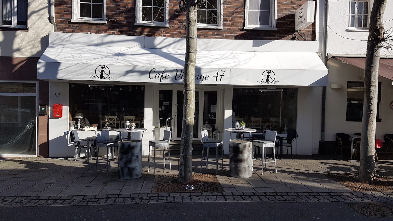 Cafe Vintage 47