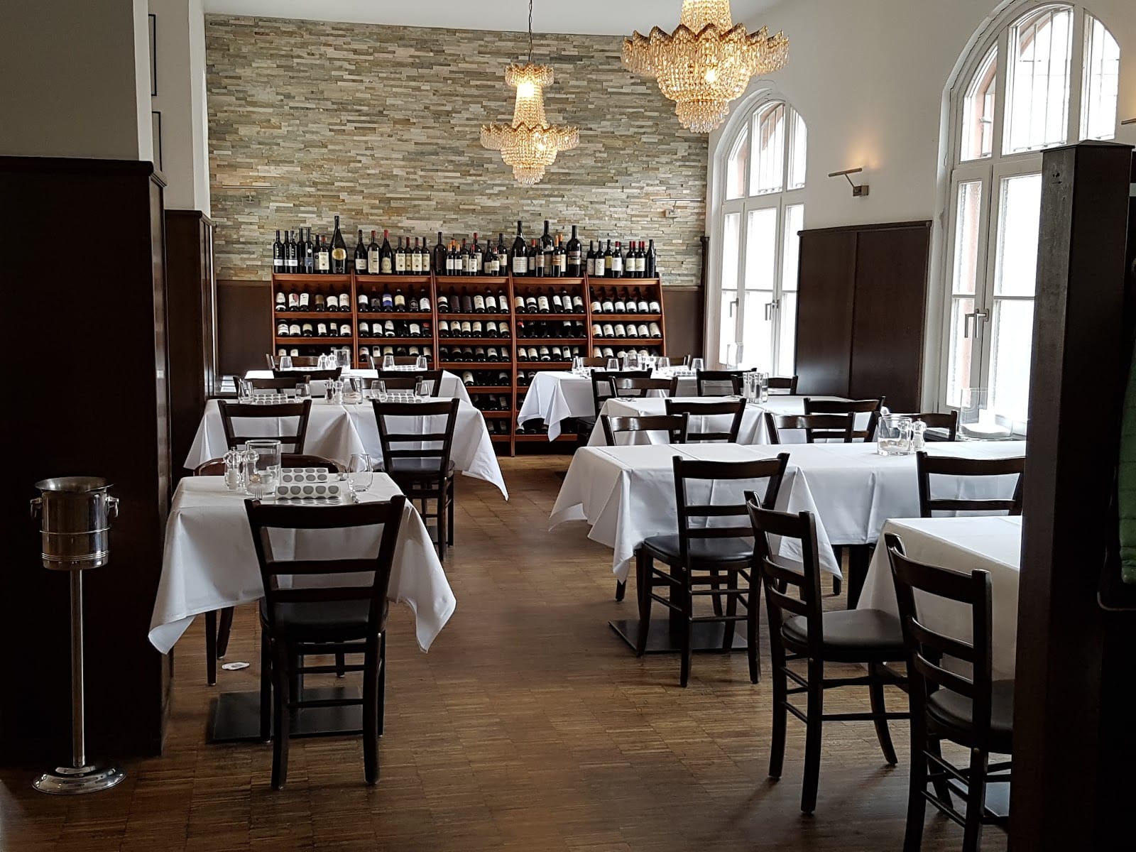 Cafe Bistro Vau