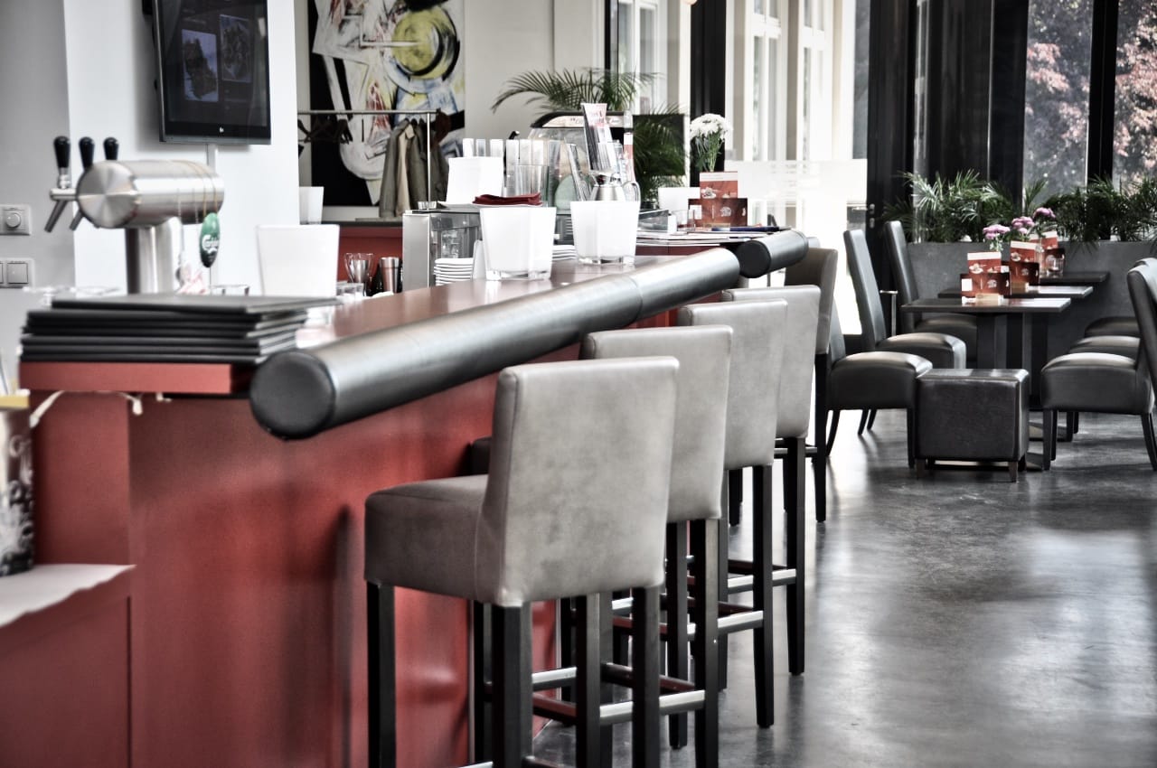 Helms Lounge photo 8
