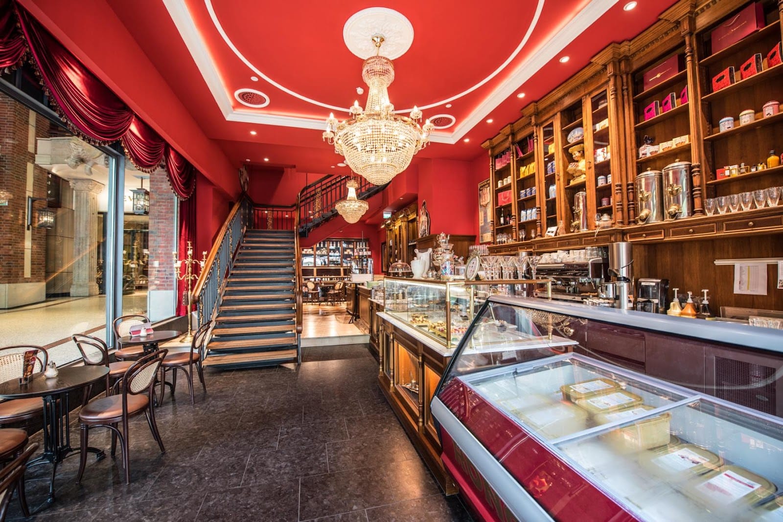Roncalli Grand Cafe