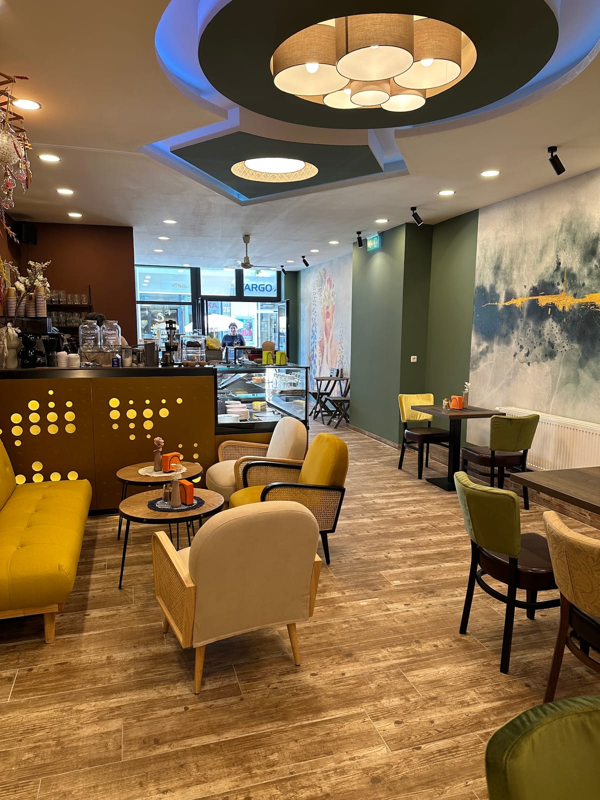 B‘VINA Breakfast & Coffee House
