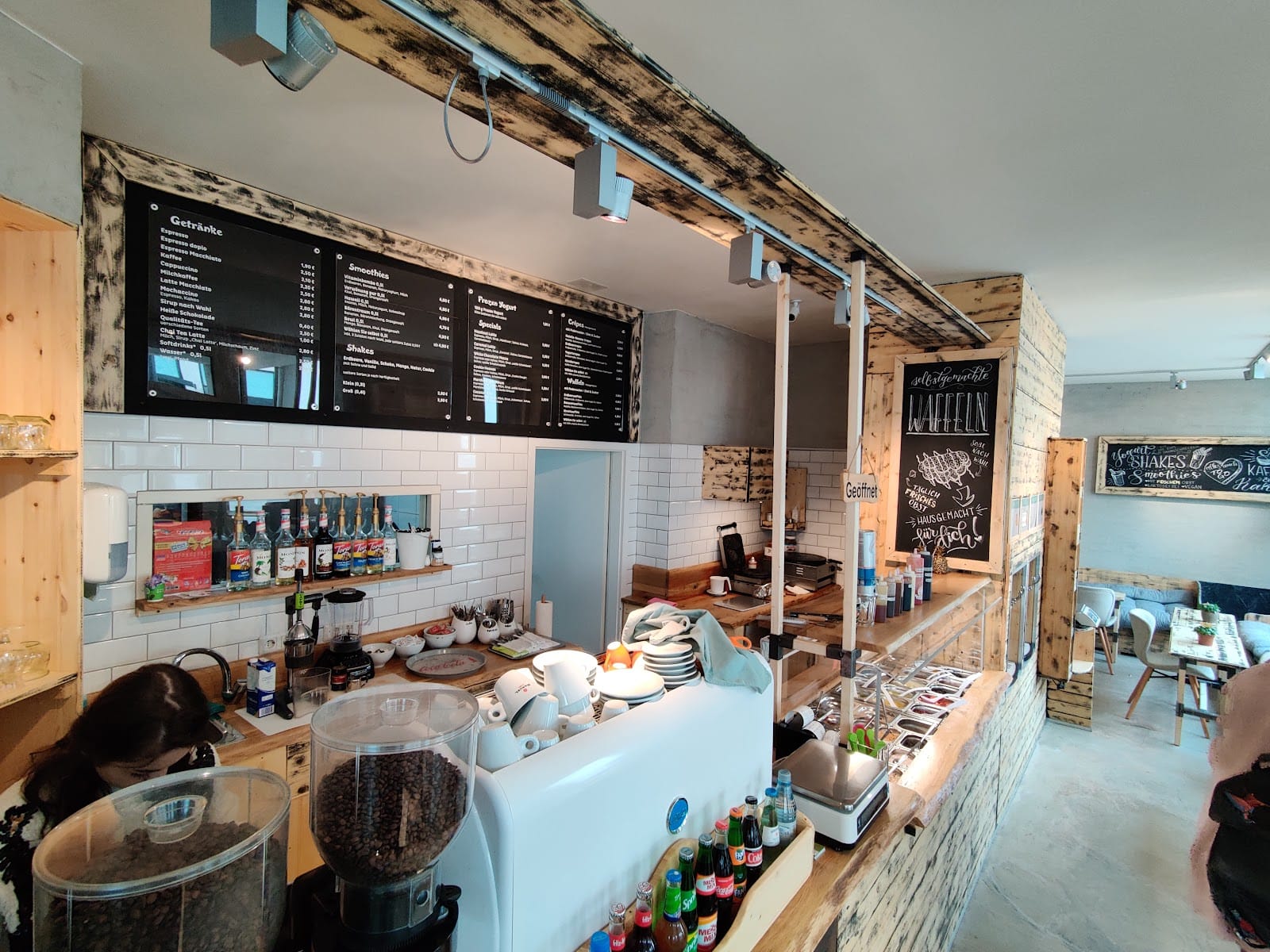 Land of Plenty - Frozen Yogurt Bar