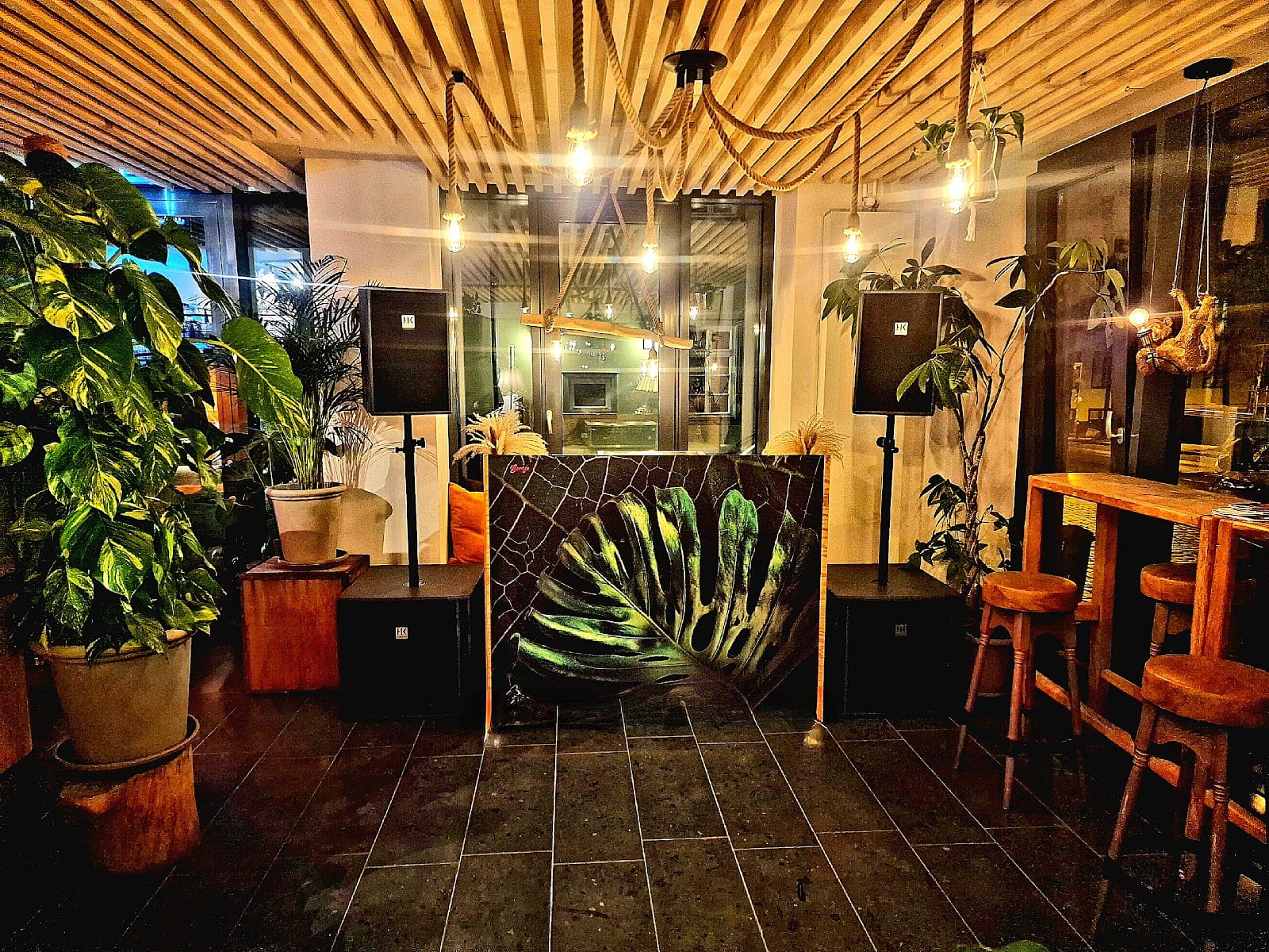 Berry's Café-Bar