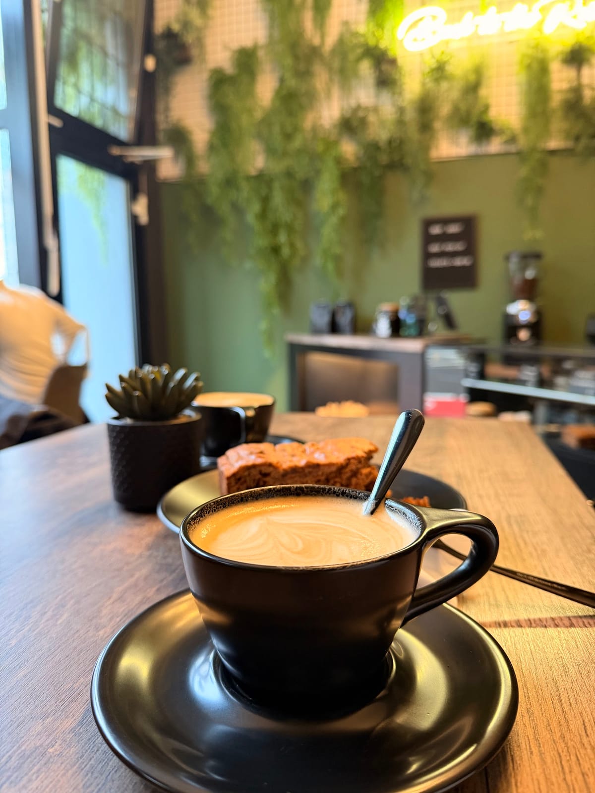 Roots Café