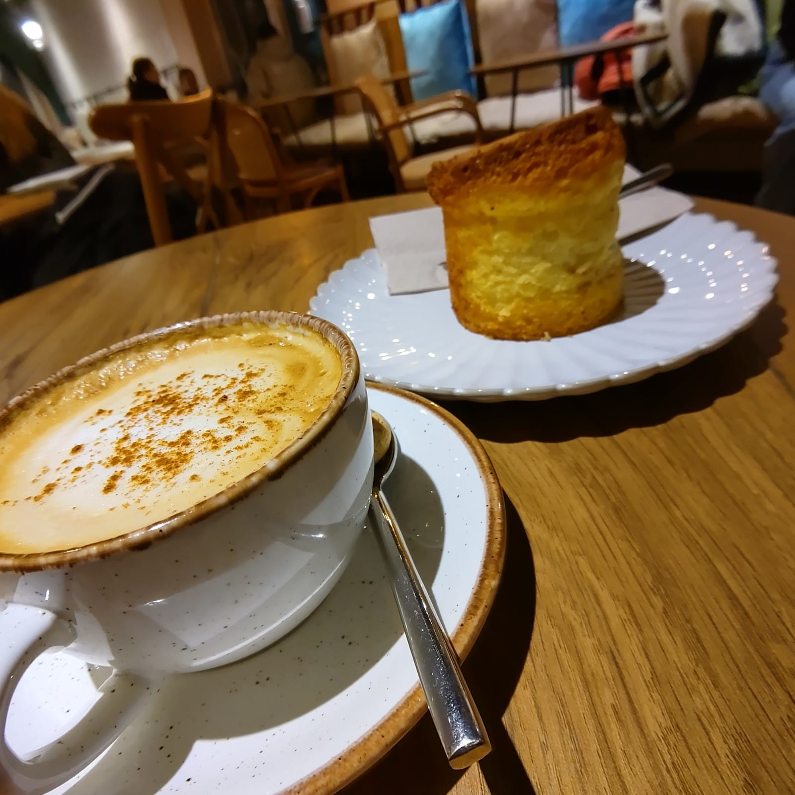 Cozy Café Brunch