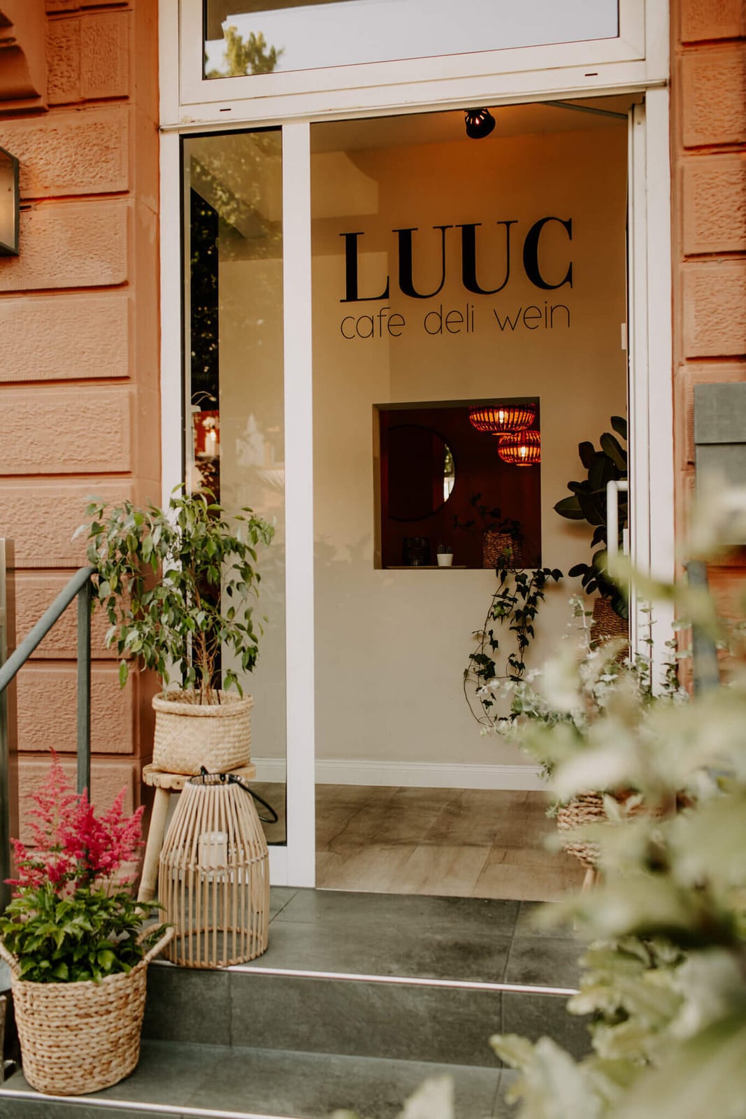 LUUC Café Deli Wein photo 2