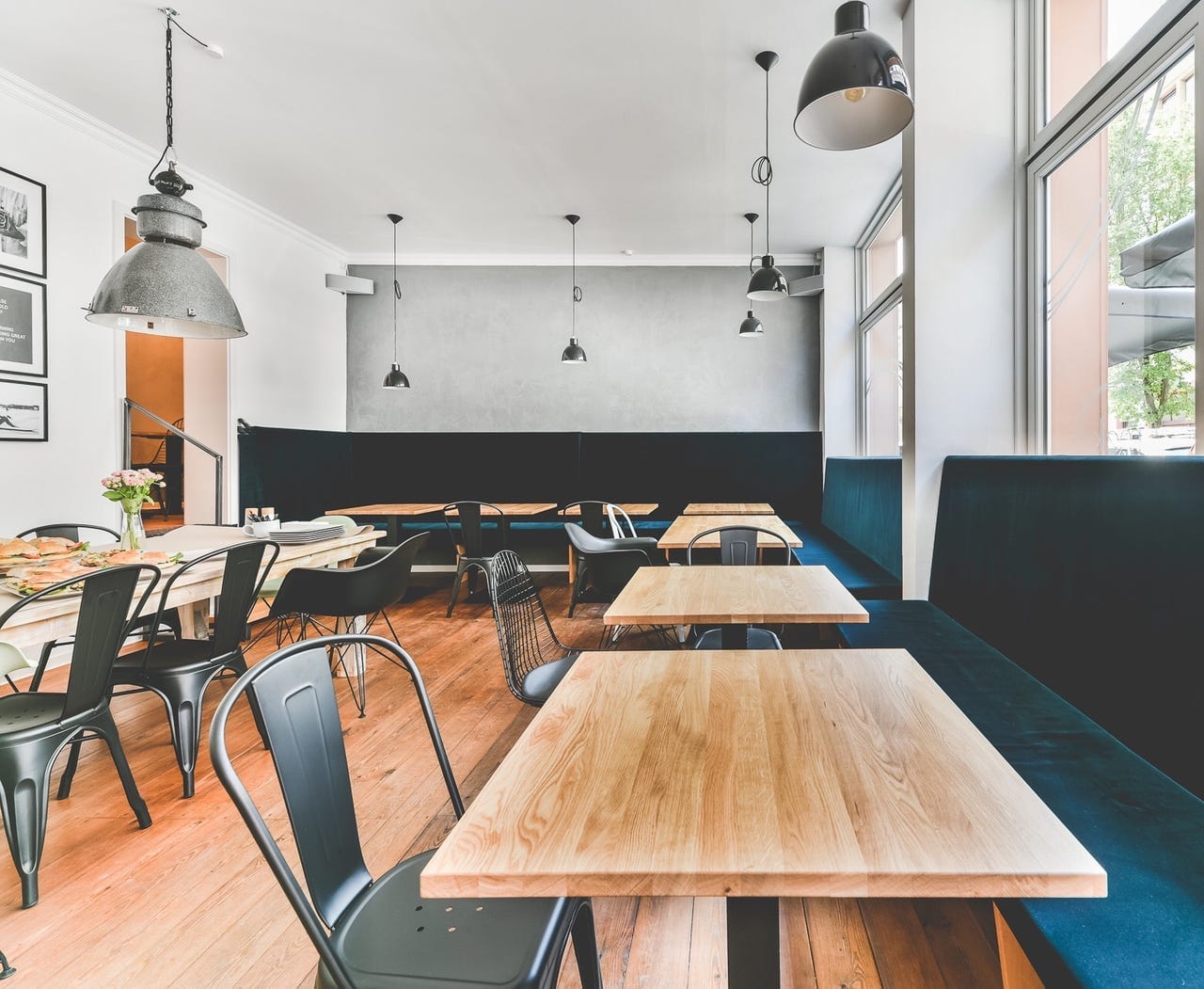 meiks BRUNCH AND BAR