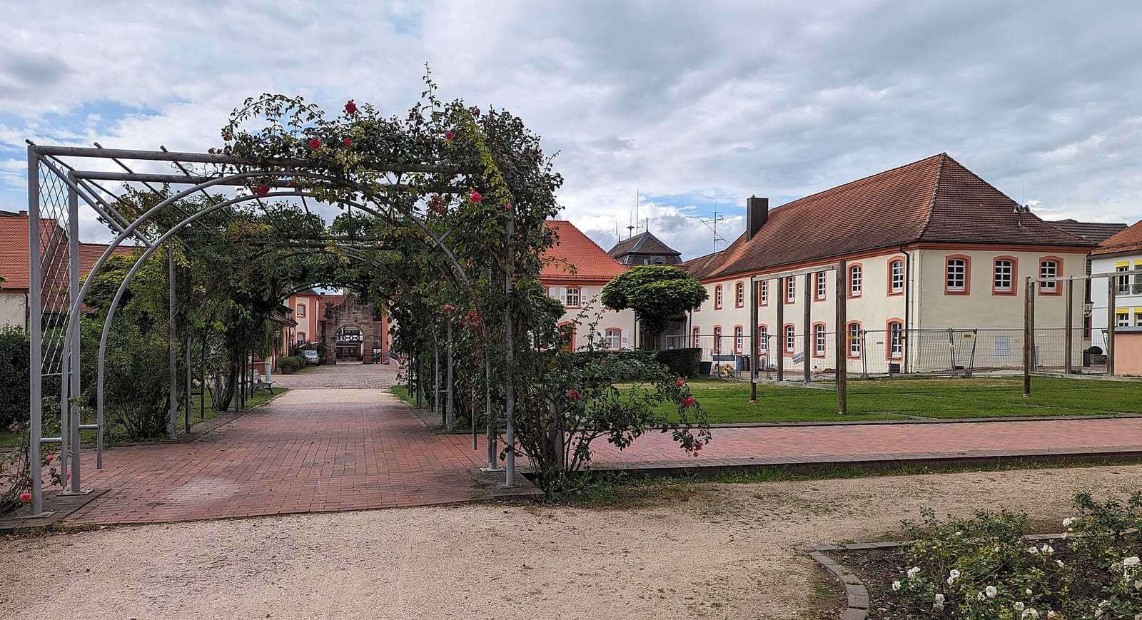 Cafe Klostergarten (Fam. Panarisi)