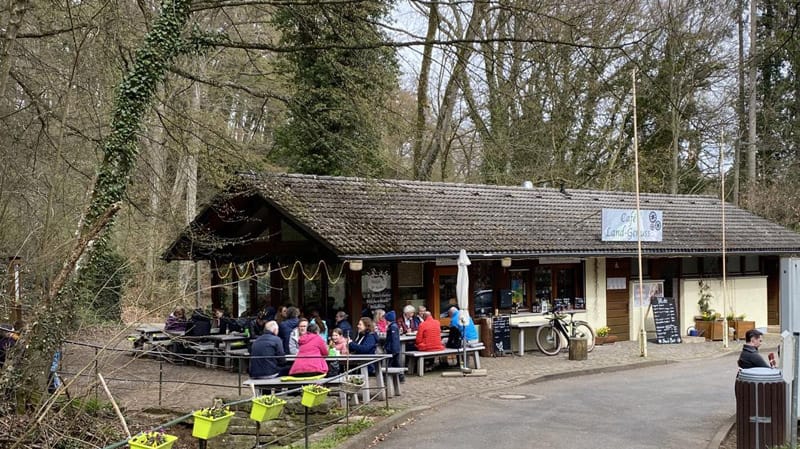 Café Land-Gebuss