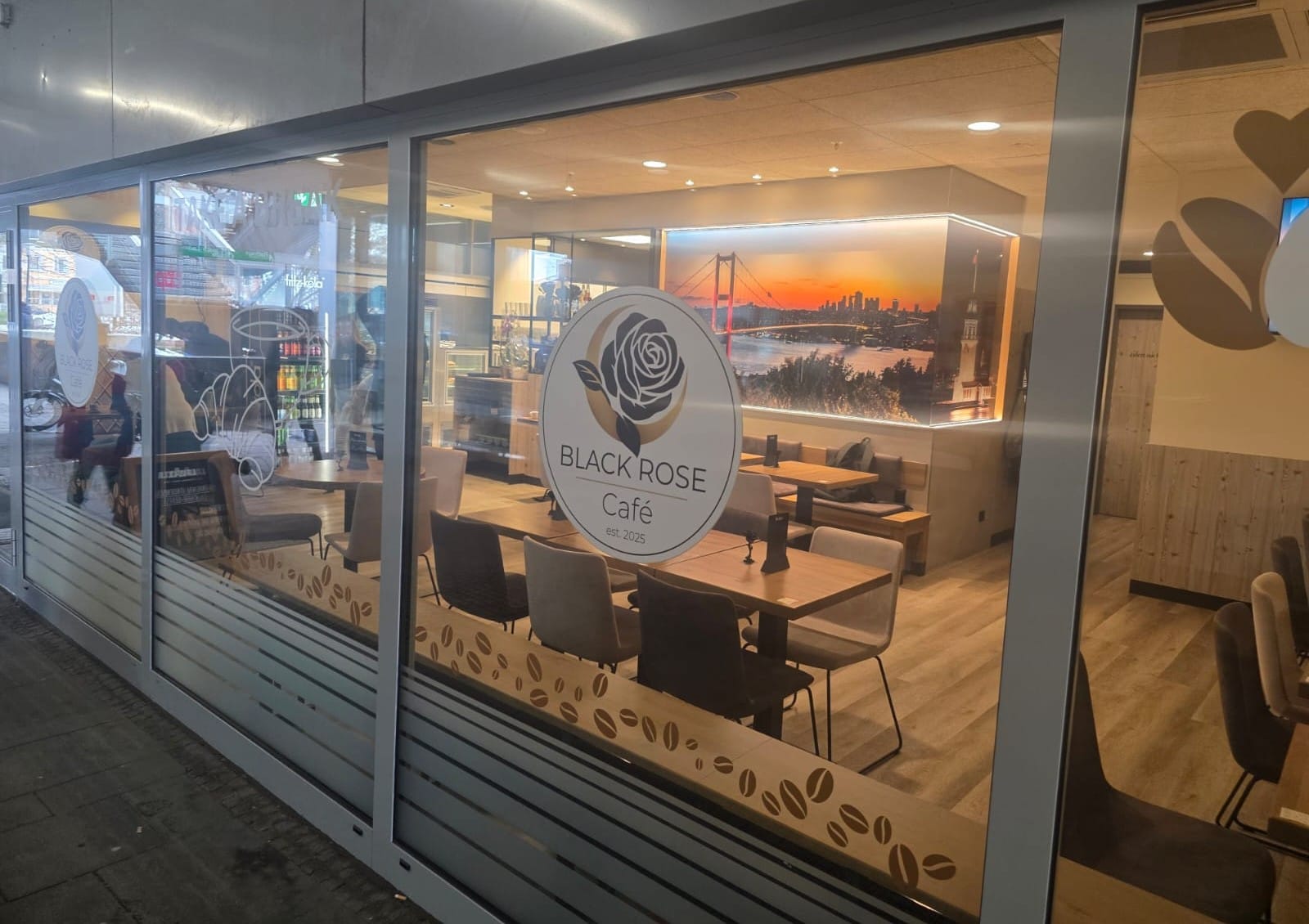 Café Black Rose