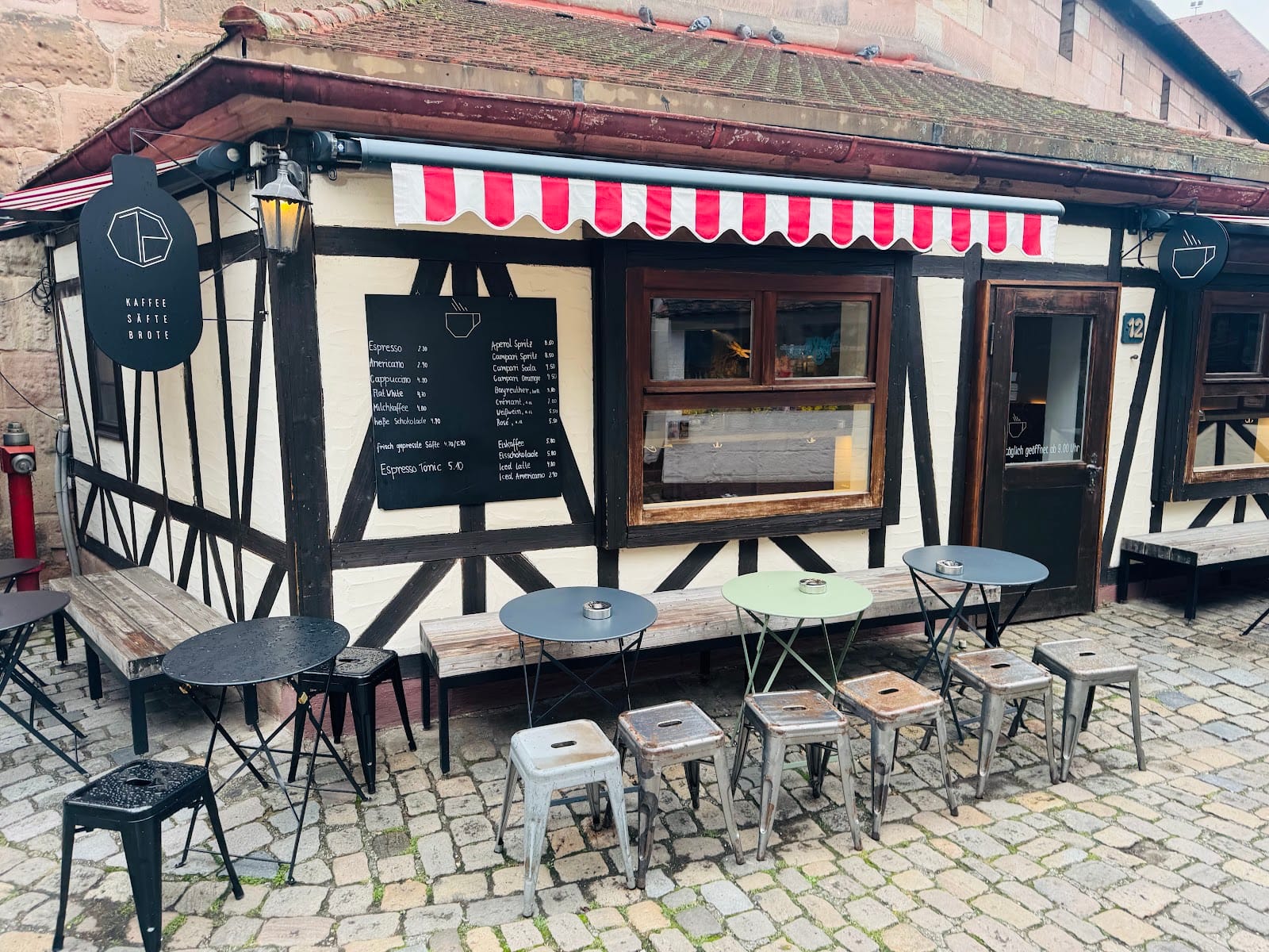 Café in der 12