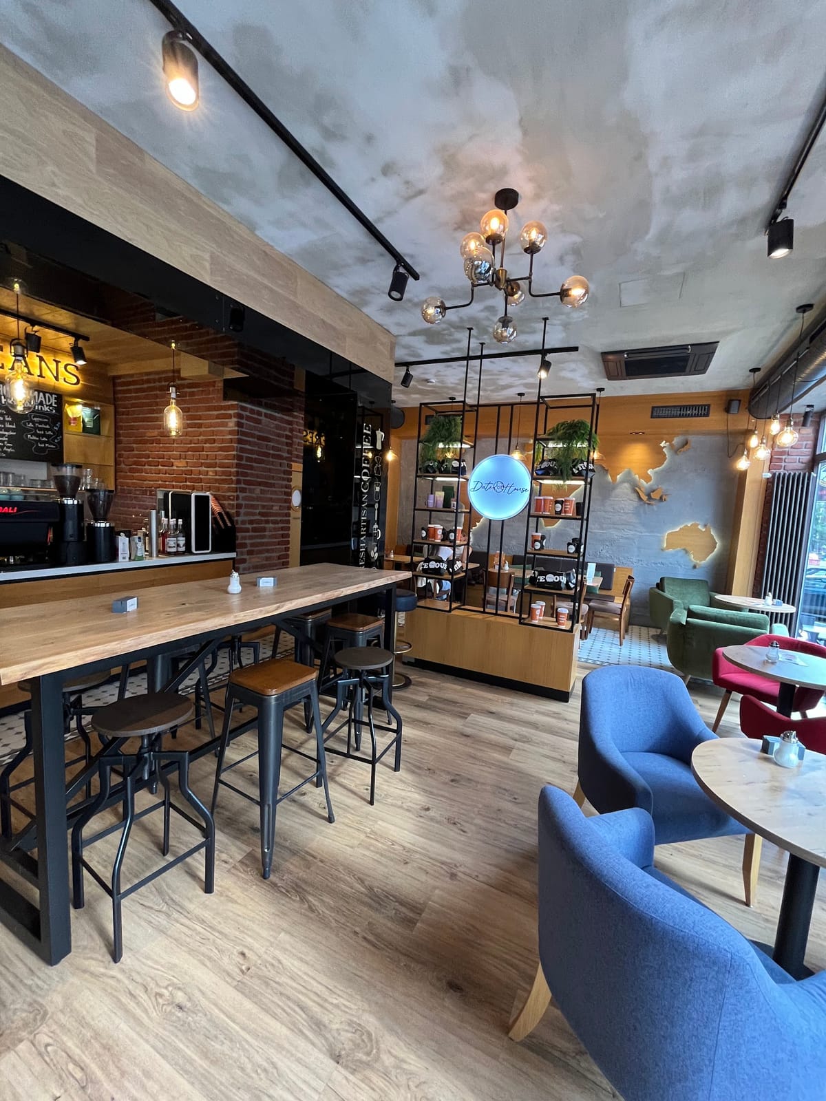 Date House Café