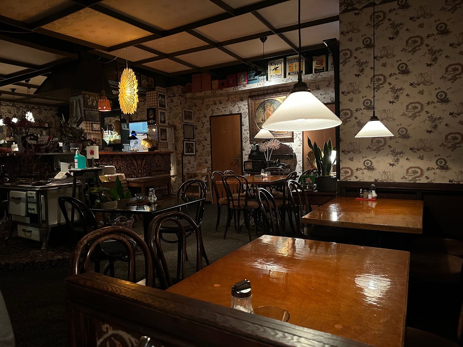 Cafe Creperie