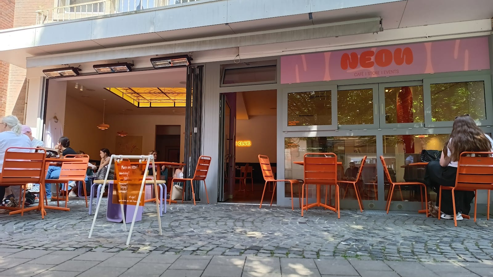 Café Neon