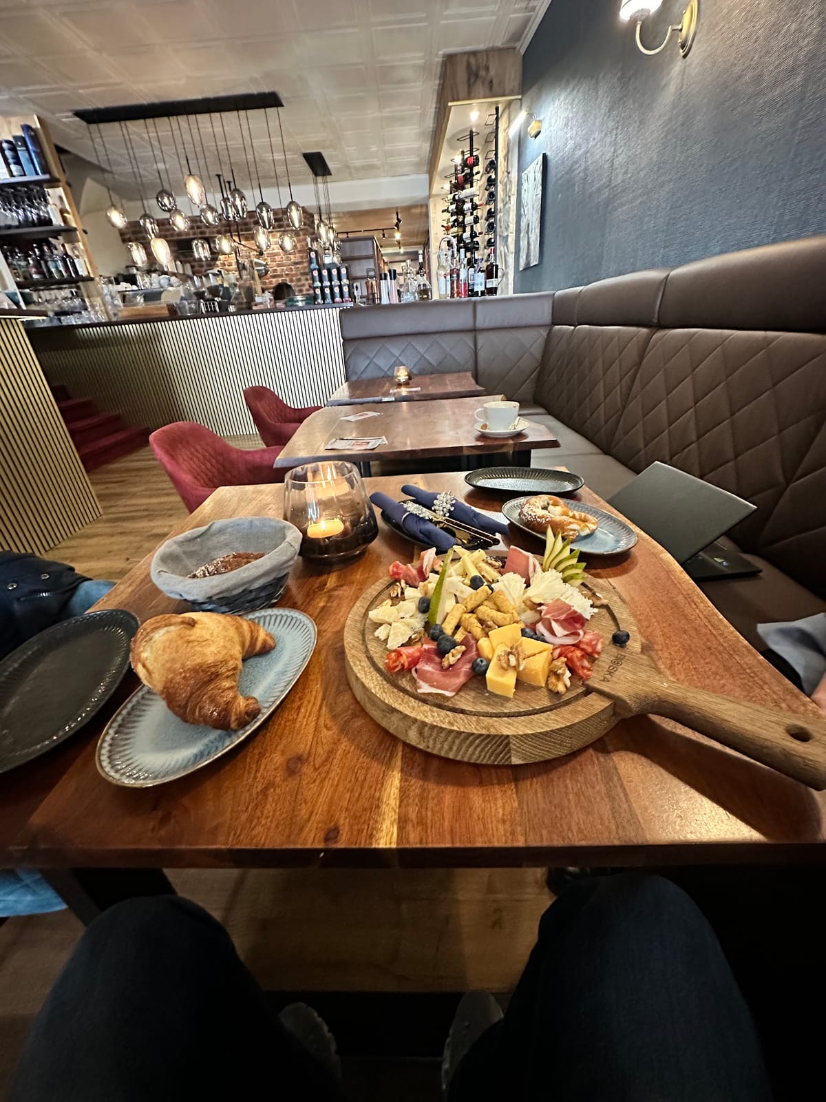 Cafe und Buch Symposium